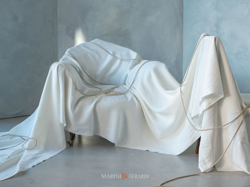 divano tessuto lino lavato effetto vintage bianco